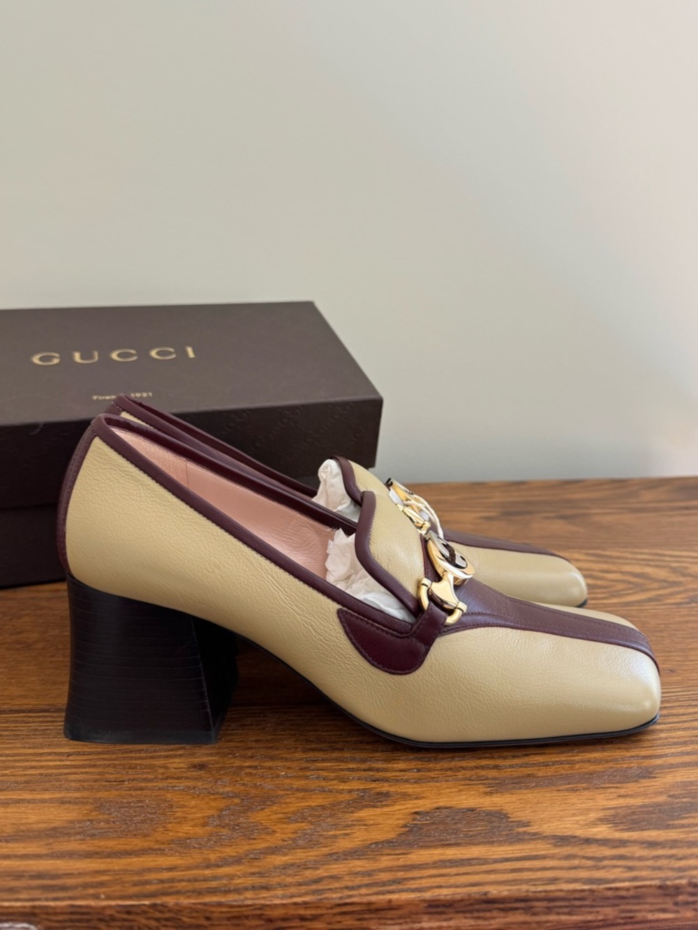 GUCCI Leather Mid-Heel Loafers